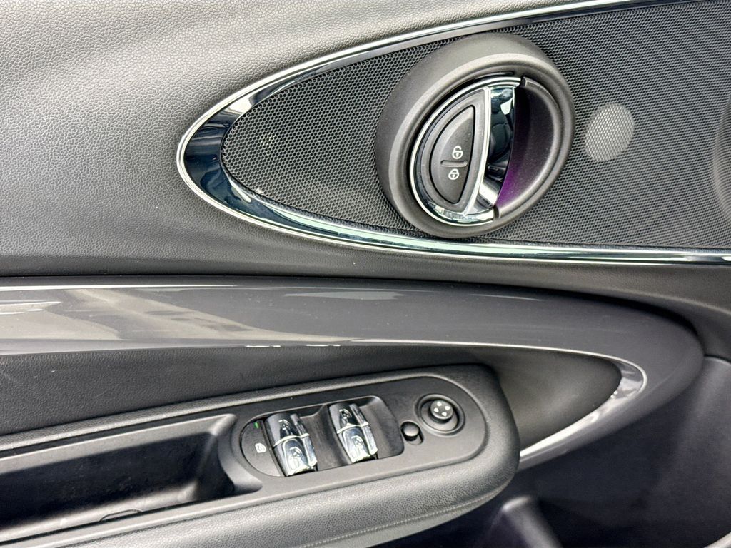 Thumbnail: 2019 MINI Cooper Clubman - 21