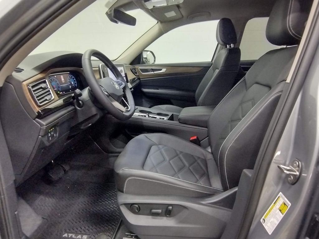 2025 Volkswagen Atlas 2.0T SE