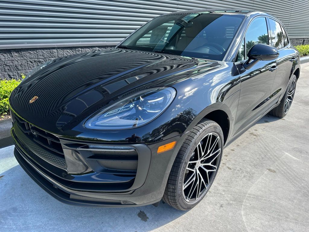 Thumbnail: 2026 Porsche Macan - 6