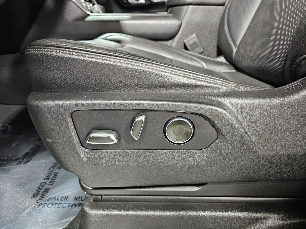 Used 2021  GMC Denali image 23