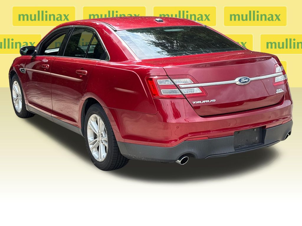 Used 2015 Red Ford SEL image 9