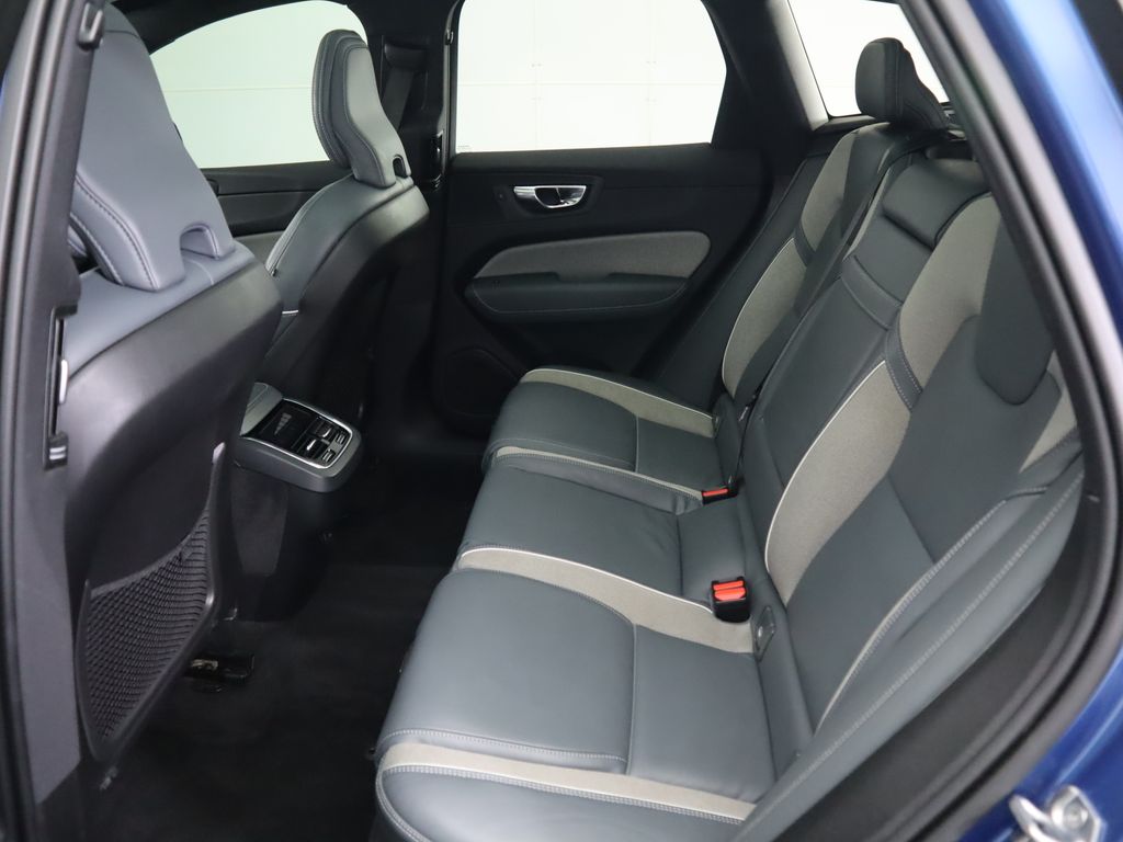 Thumbnail: 2021 Volvo XC60 - 22