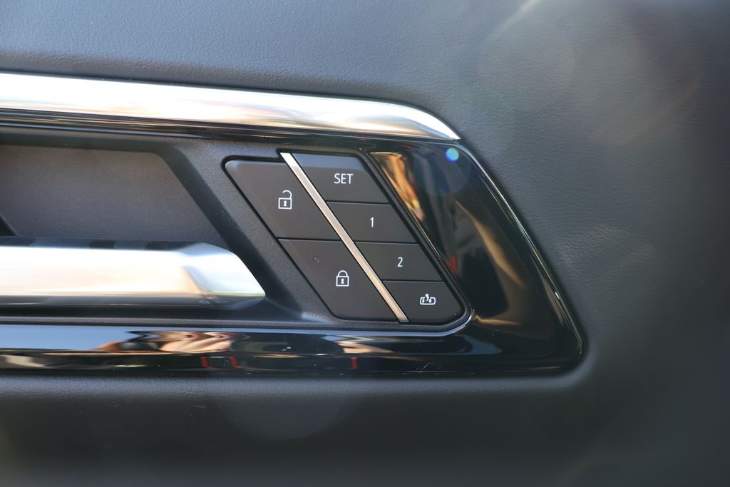 Thumbnail: 2025 Chevrolet Suburban - 19