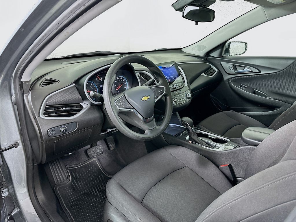 Thumbnail: 2023 Chevrolet Malibu - 9