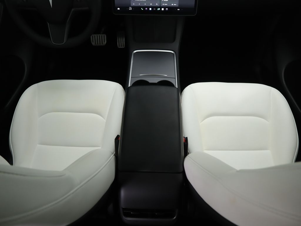 Thumbnail: 2023 Tesla Model Y - 17