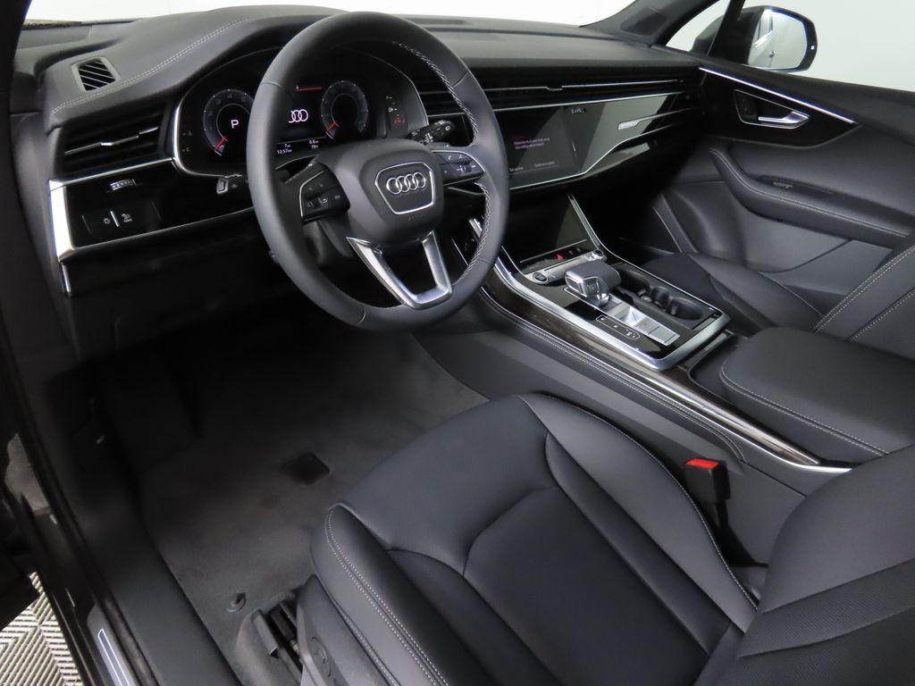 Thumbnail: 2025 Audi Q7 - 10