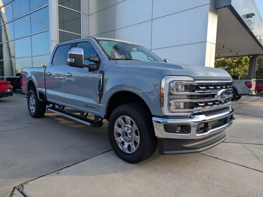 2026 Ford F-350 Super Duty LARIAT