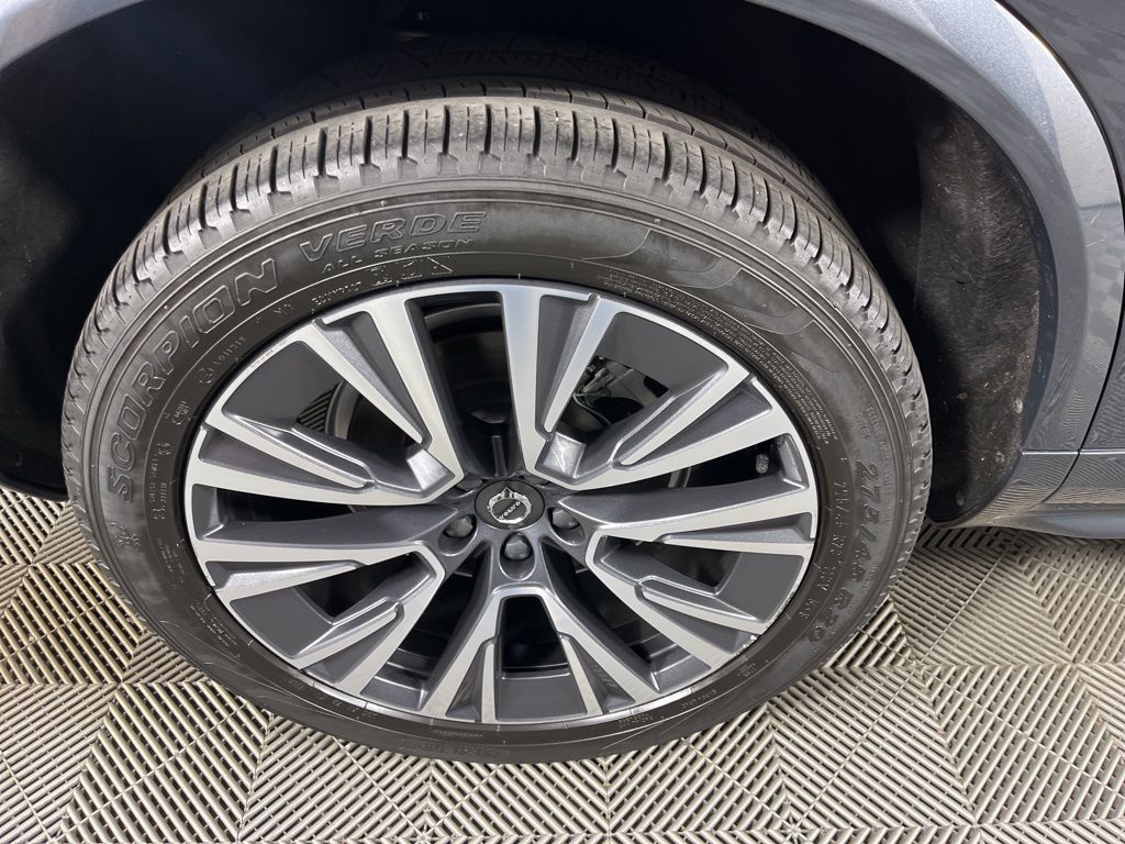 Thumbnail: 2022 Volvo XC90 - 16