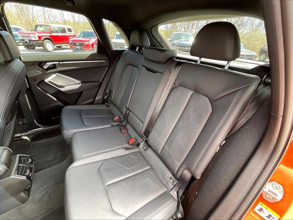 2025 Audi Q3 — photo 14