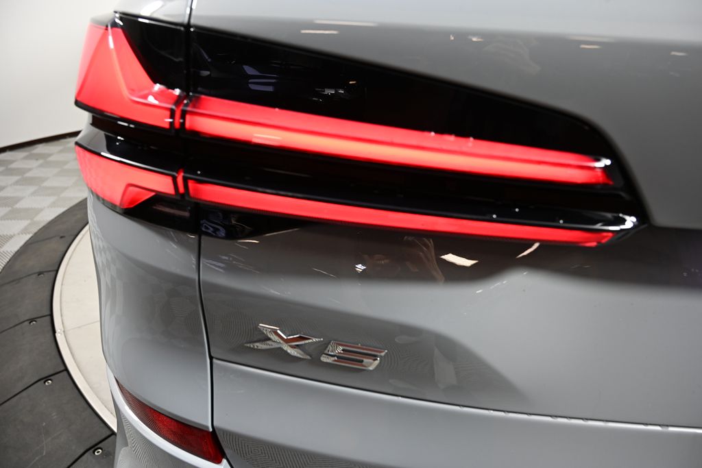 Thumbnail: 2026 BMW X5 - 11