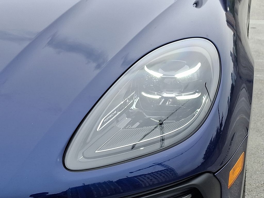 Thumbnail: 2025 Porsche Macan - 11