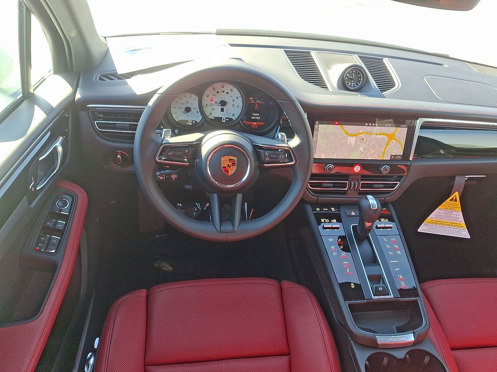 Thumbnail: 2026 Porsche Macan - 13