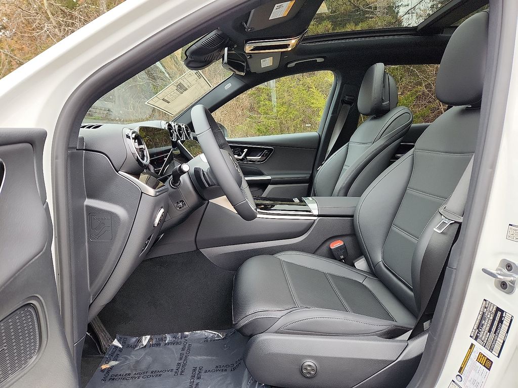 Thumbnail: 2026 Mercedes-Benz GLC - 9