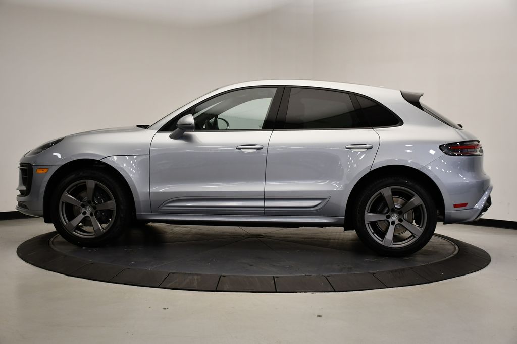 Thumbnail: 2026 Porsche Macan - 2