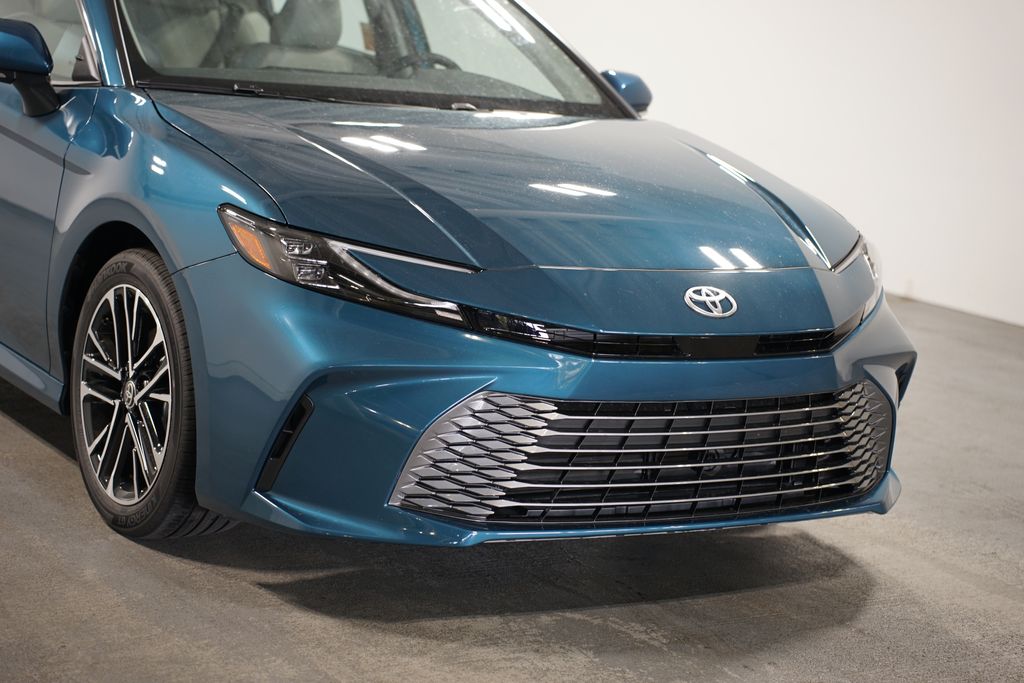 Thumbnail: 2025 Toyota Camry - 4