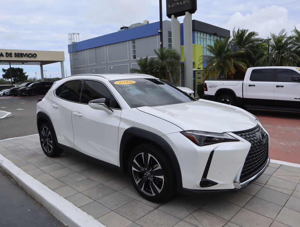 Thumbnail: 2025 Lexus UX - 3