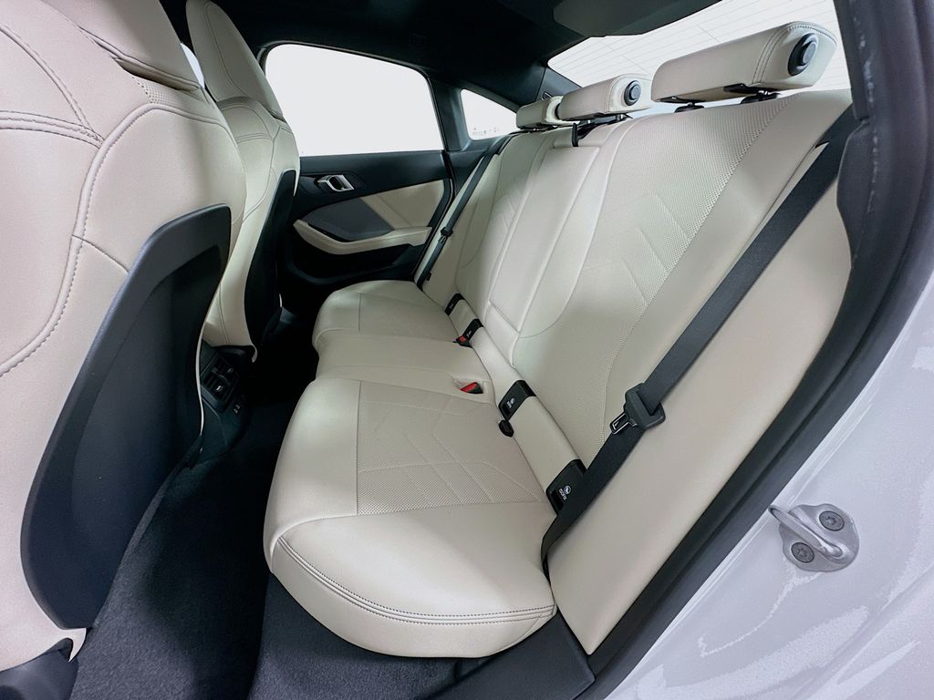 Thumbnail: 2026 BMW 2 Series - 17