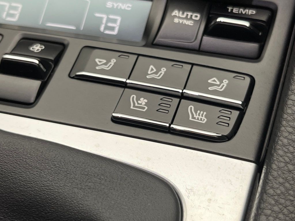 2023 Porsche 718 Cayman  17