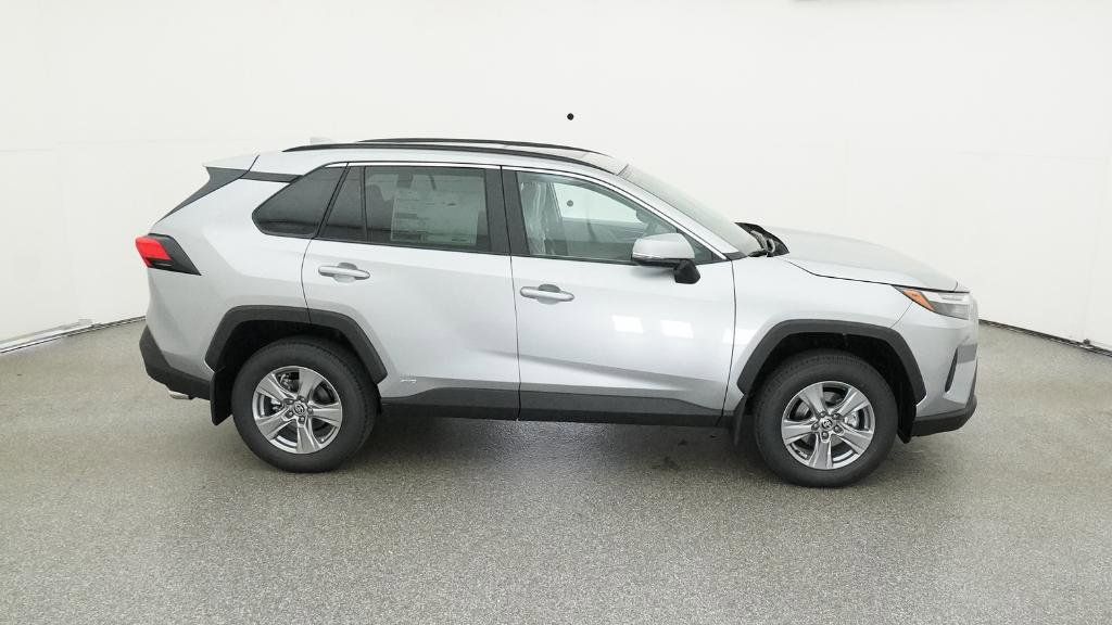 Thumbnail: 2025 Toyota RAV4 - 11