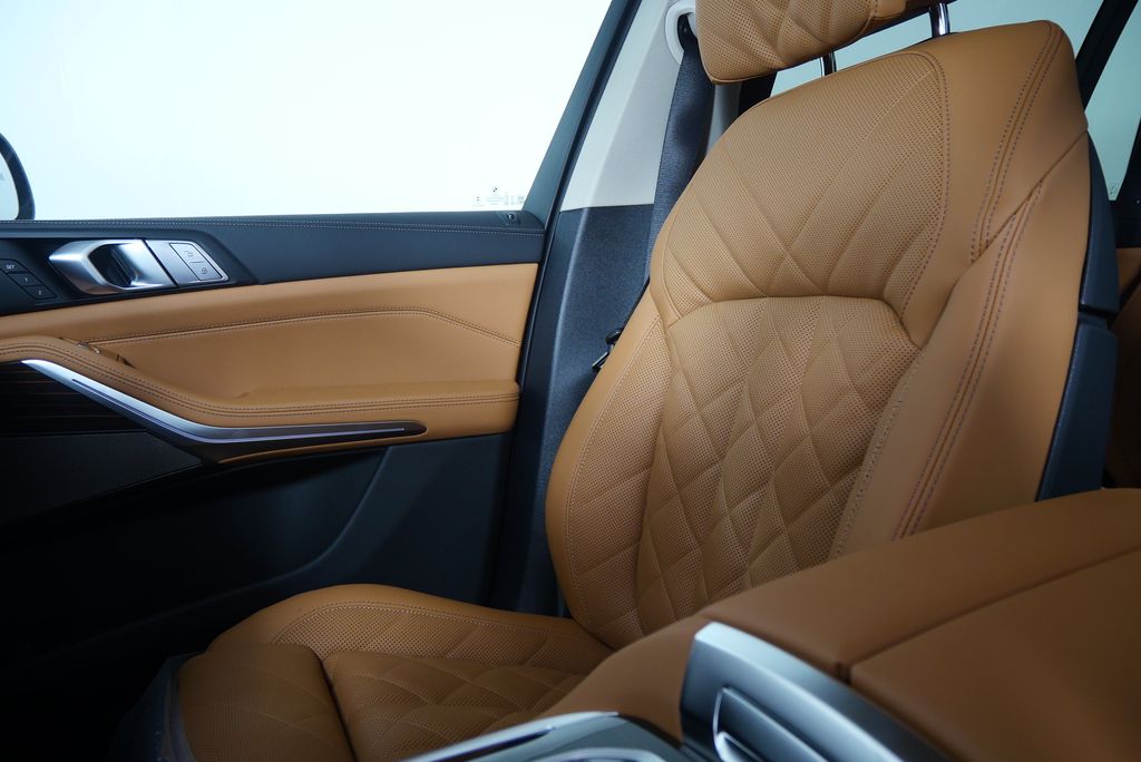 Thumbnail: 2026 BMW X7 - 24