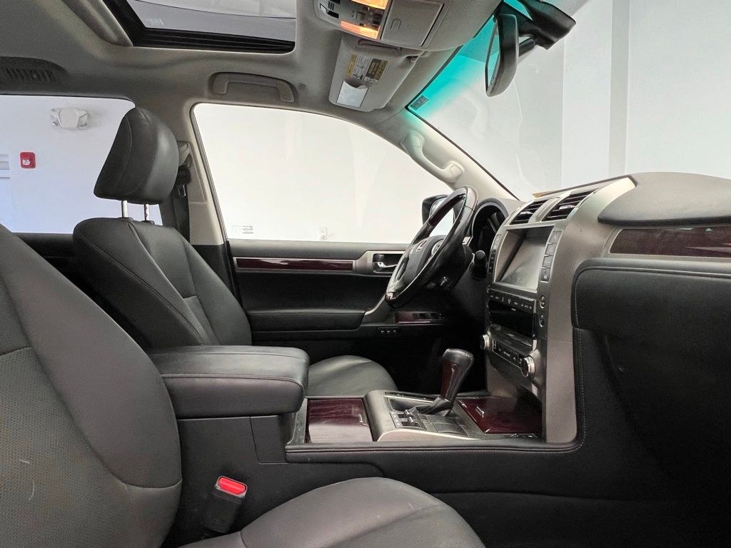 Thumbnail: 2019 Lexus GX - 8