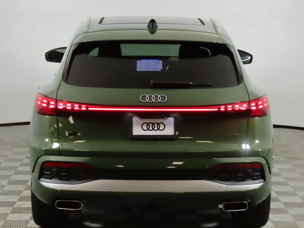 Thumbnail: 2025 Audi Q5 - 4