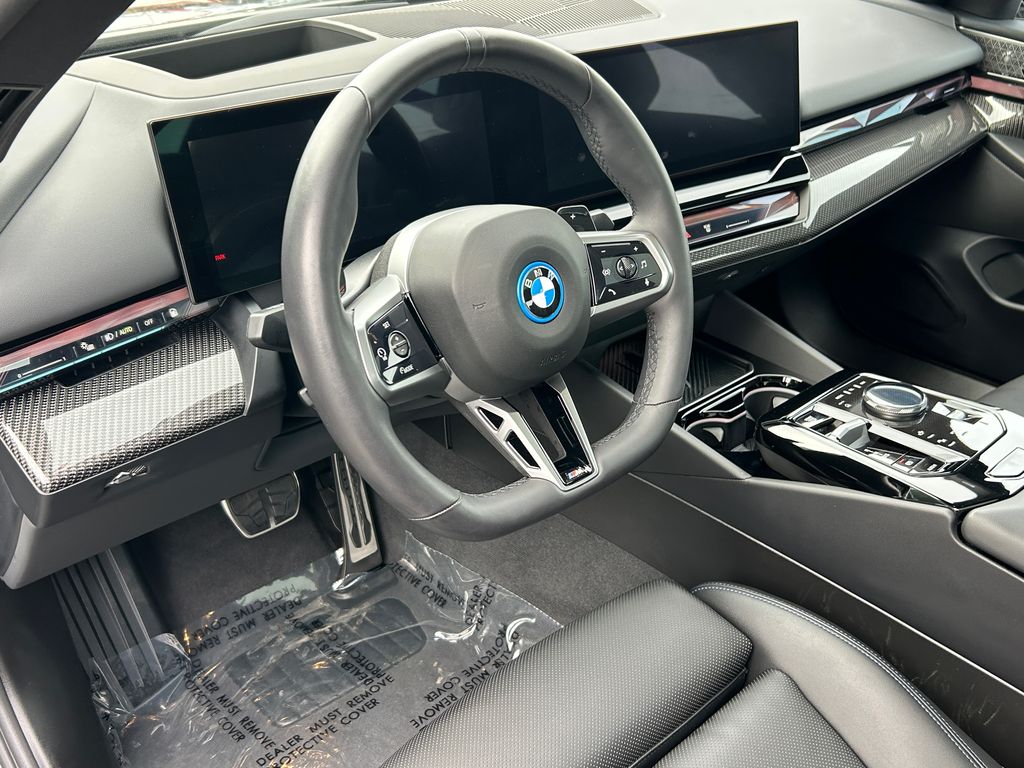 Thumbnail: 2026 BMW 5 Series - 13