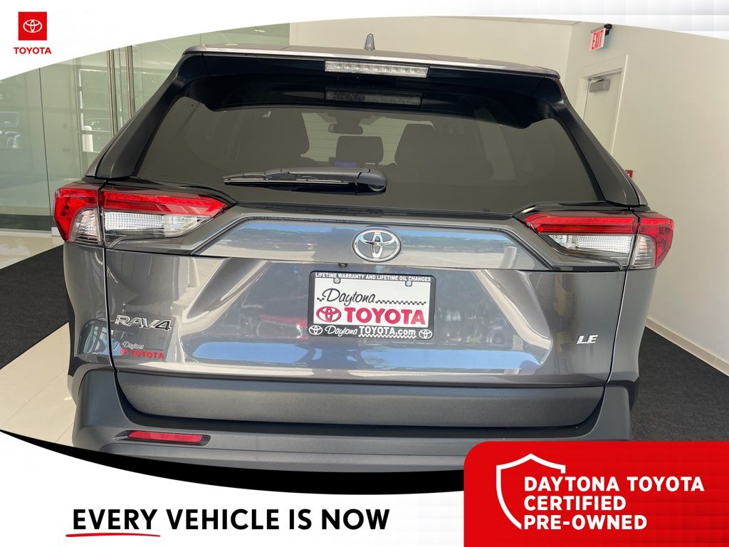 2024 Toyota RAV4 LE - Photo 13