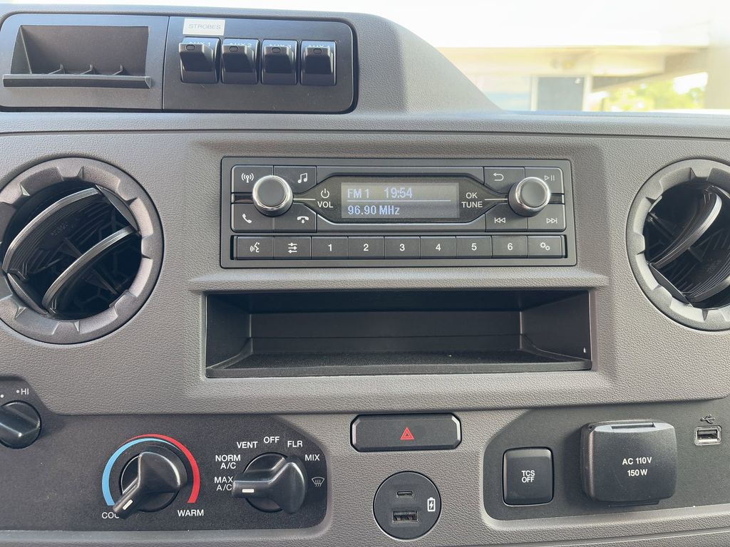 New 2025 Oxford White Ford E-350 SRW image 12
