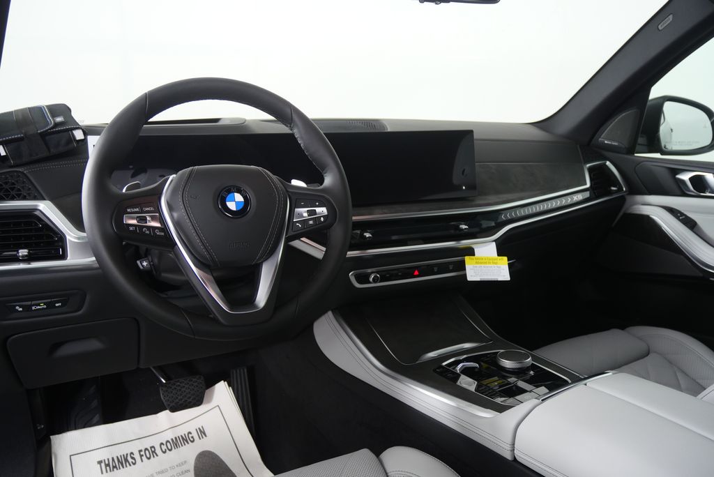 Thumbnail: 2026 BMW X5 - 16