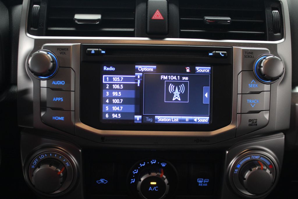 Thumbnail: 2015 Toyota 4Runner - 14