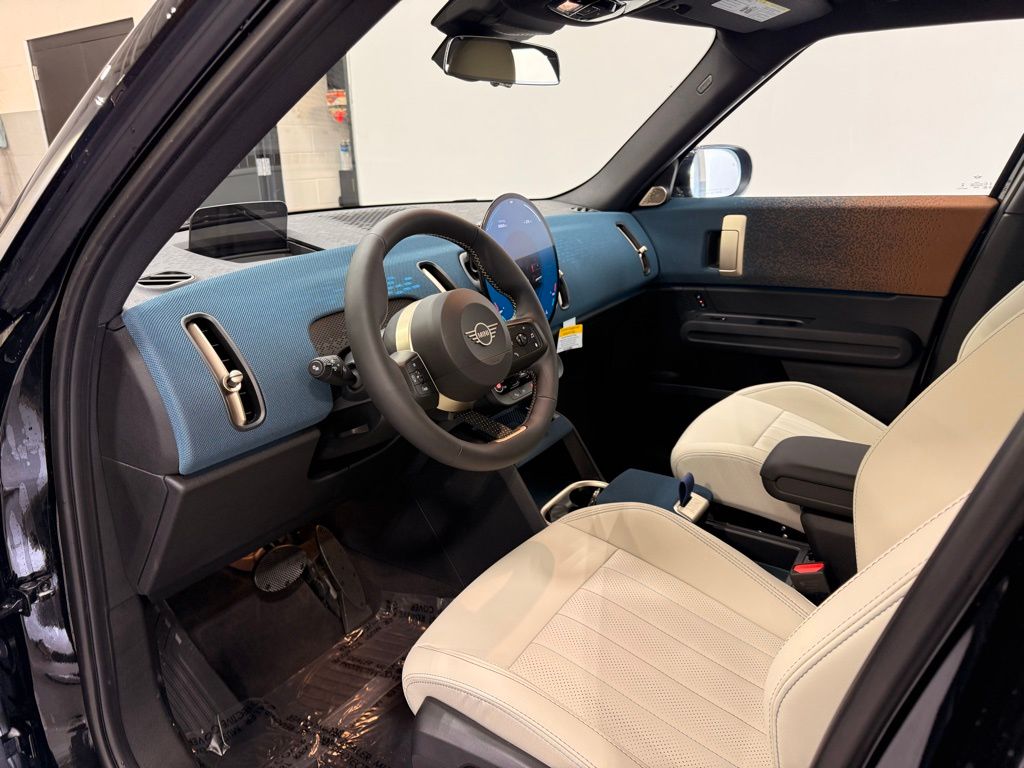 2025 MINI Cooper Countryman Signature 11