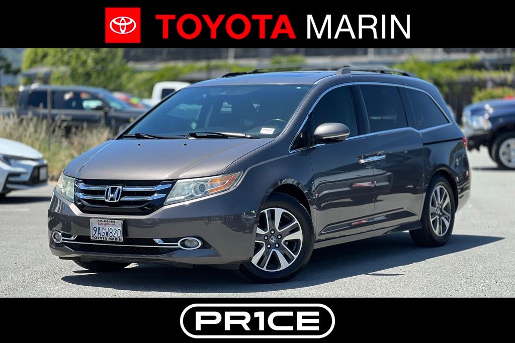 2016 Honda Odyssey Touring's photo