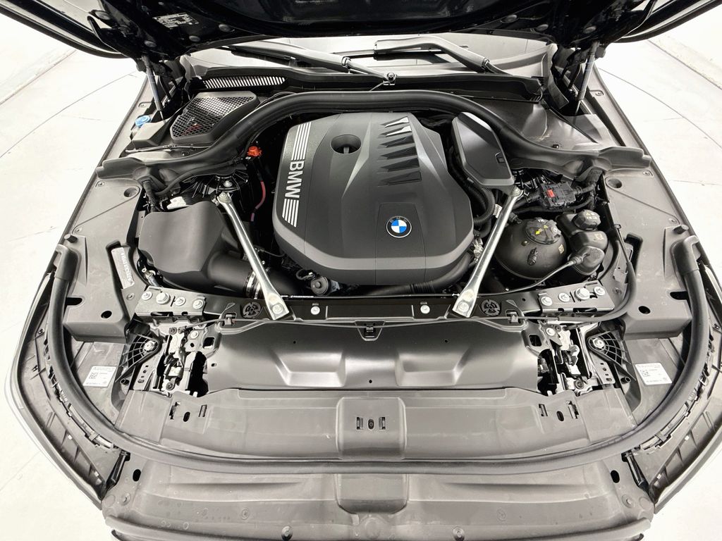 Thumbnail: 2027 BMW 5 Series - 28