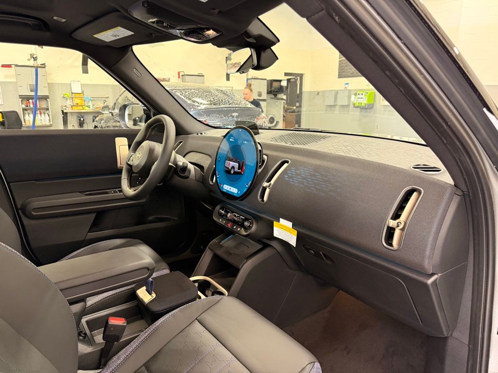 Thumbnail: 2025 MINI Cooper Countryman - 28
