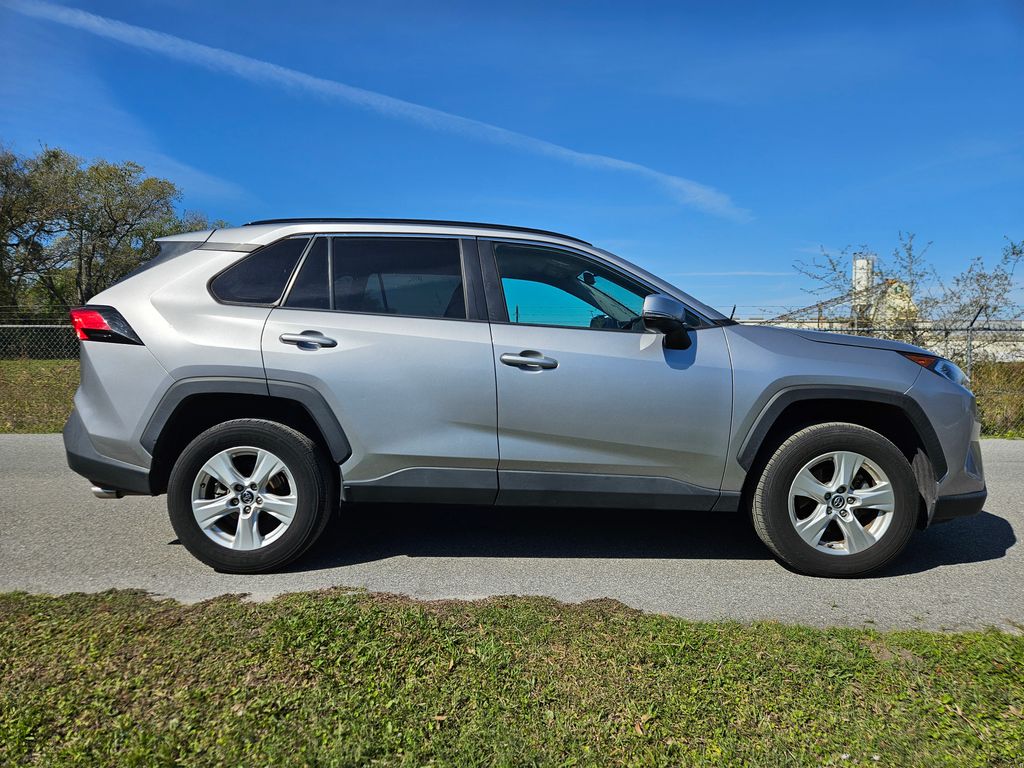 2021 Toyota RAV4 XLE 6