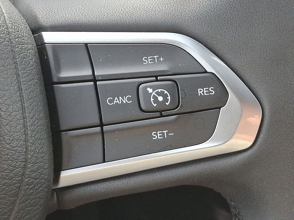 Thumbnail: 2022 Jeep Compass - 22
