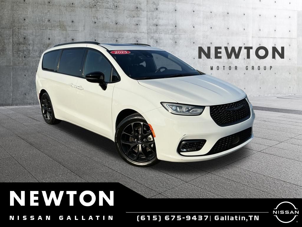 2025 Chrysler Pacifica Limited FWD