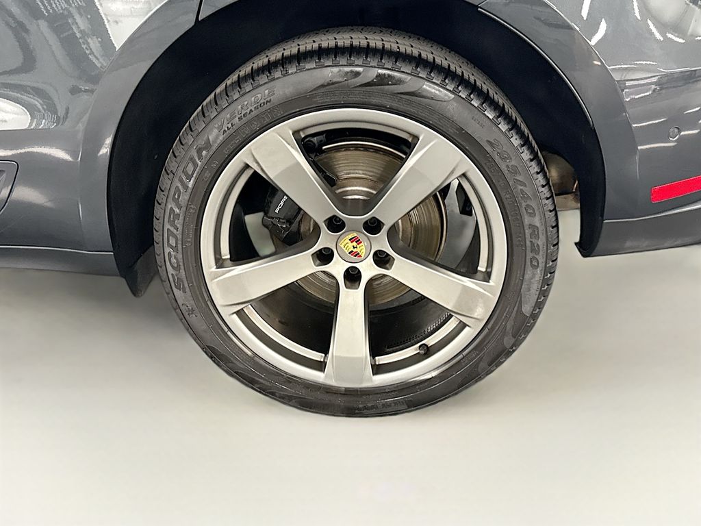 Thumbnail: 2025 Porsche Macan - 31