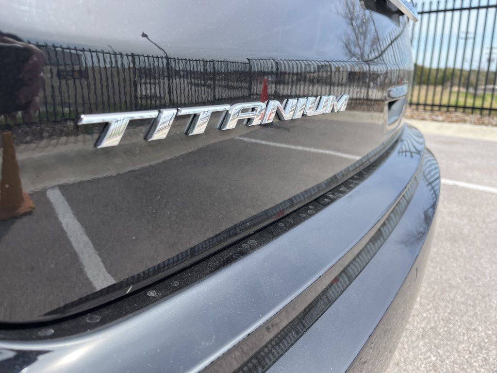 Thumbnail: 2022 Ford Edge - 8