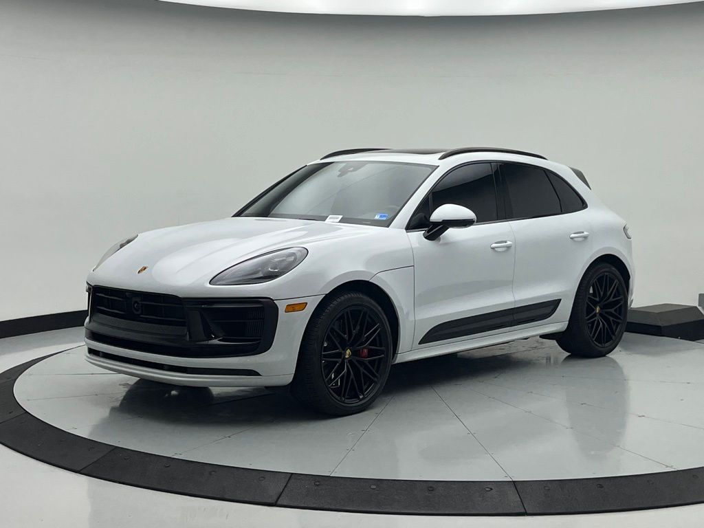 Thumbnail: 2024 Porsche Macan - 1