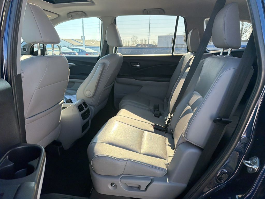 Thumbnail: 2018 Honda Pilot - 20