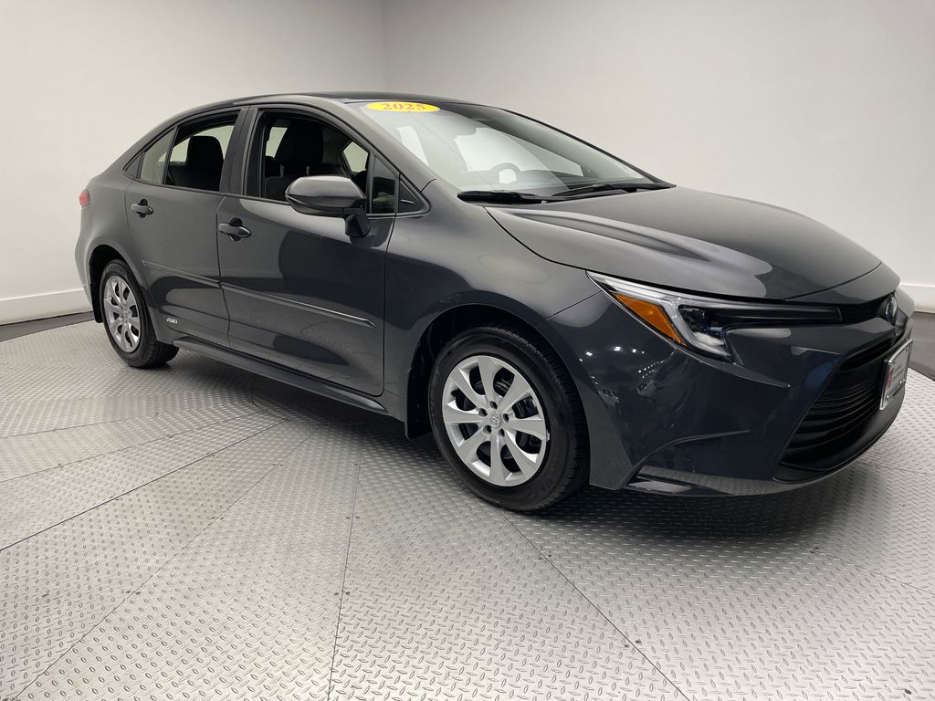 2025 Toyota Corolla LE 3