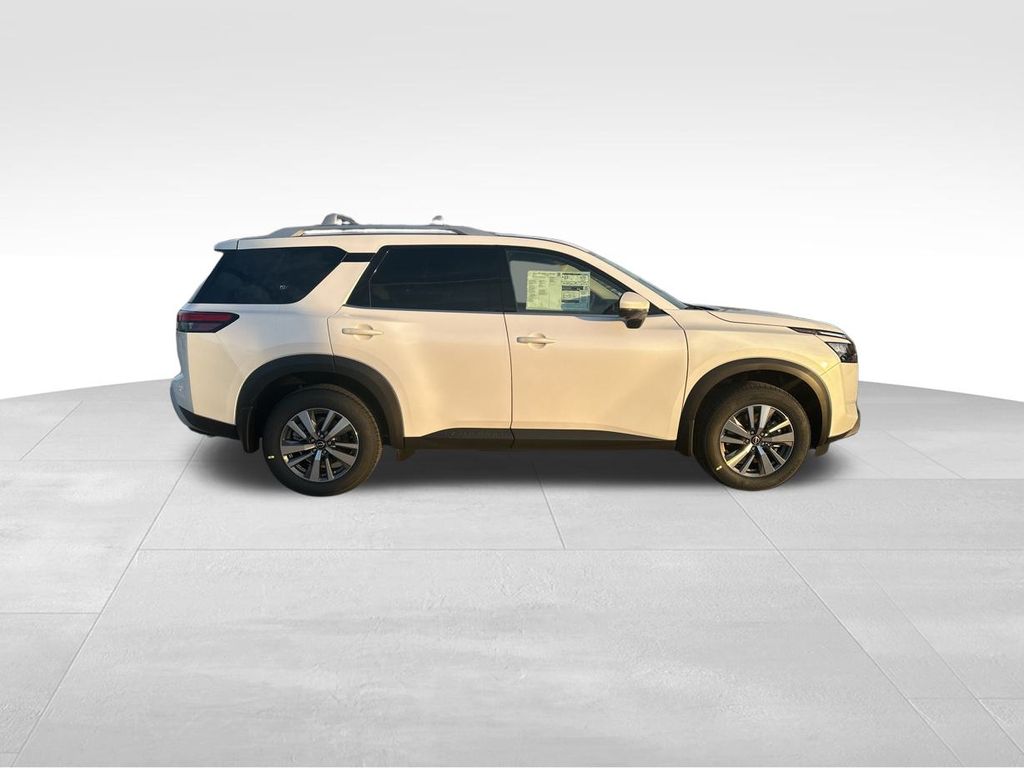 2025 Everest White Pearl Tricoat Nissan Pathfinder SL FWD SUV