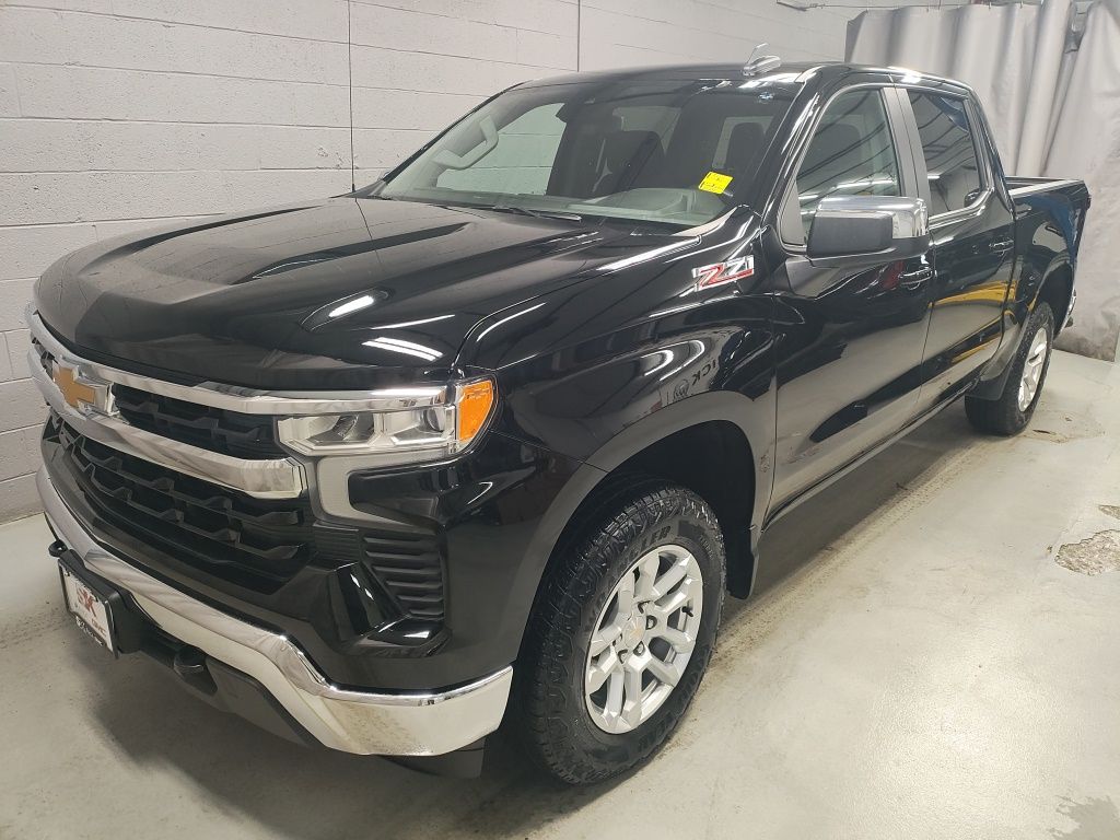 Used 2022 Black Chevrolet LT image 16