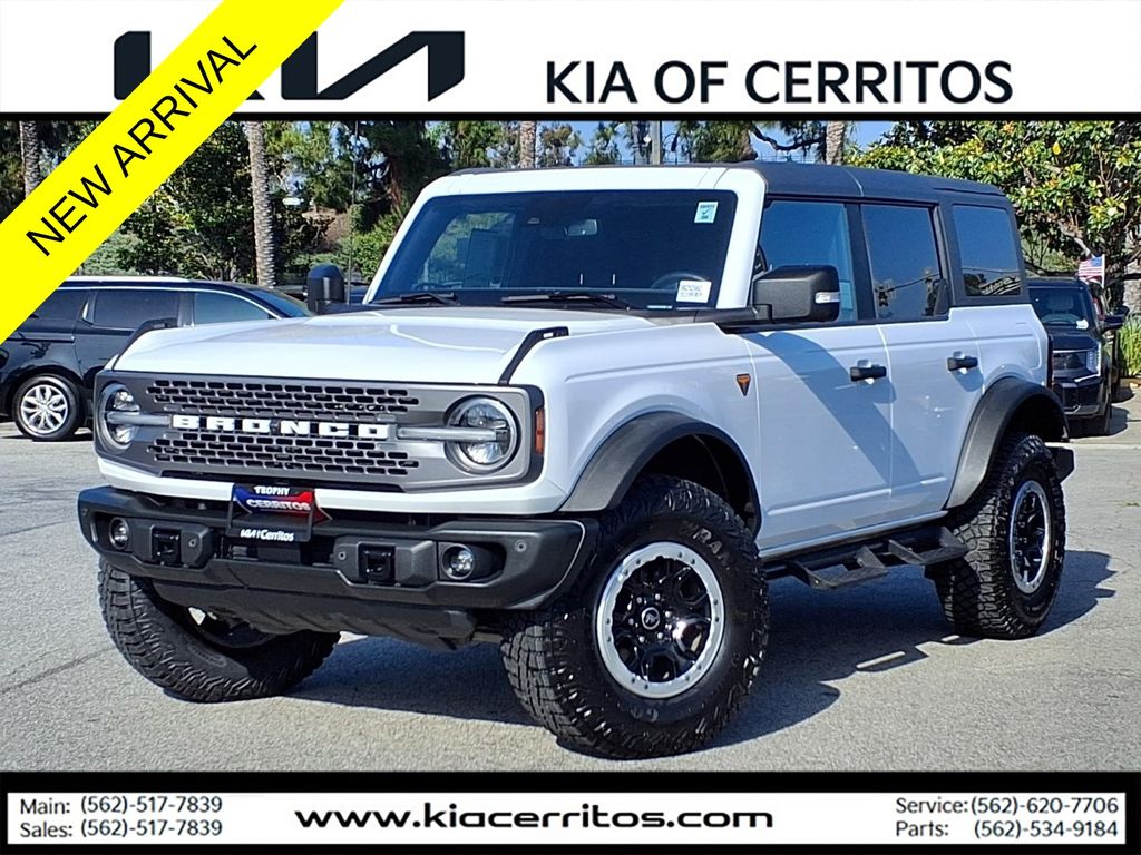 Oxford White 2023 Ford Bronco SUV / Crossover Four-Wheel Drive Automatic