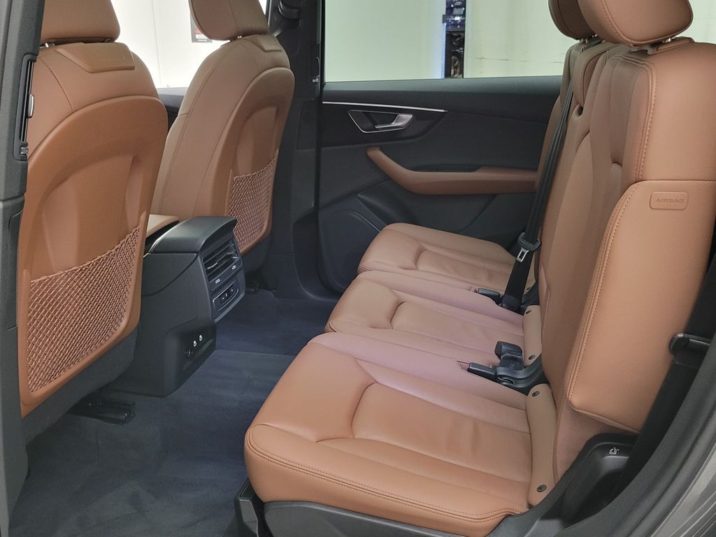 Thumbnail: 2023 Audi Q7 - 23