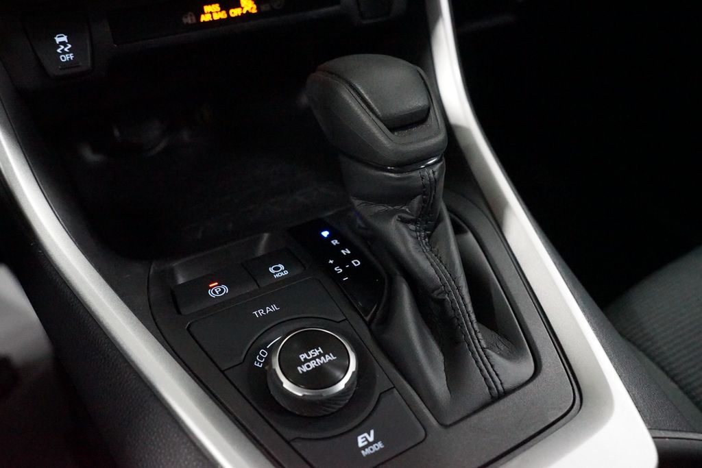 Thumbnail: 2024 Toyota RAV4 - 21