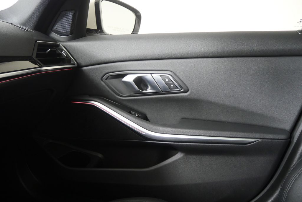 Thumbnail: 2021 BMW 3 Series - 28