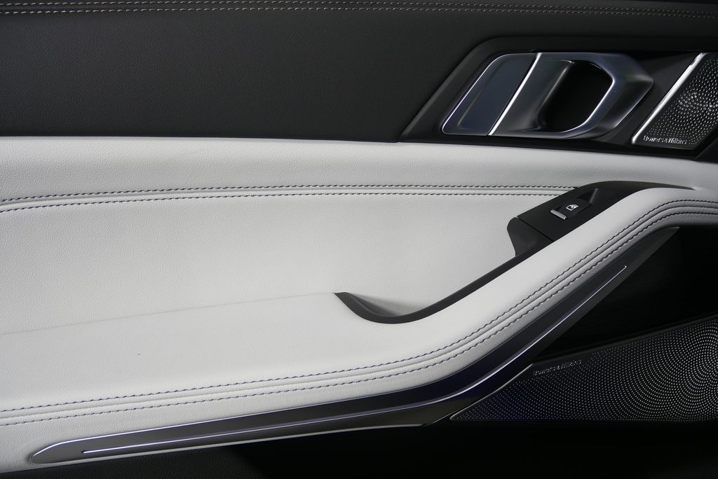 Thumbnail: 2026 BMW X5 - 13